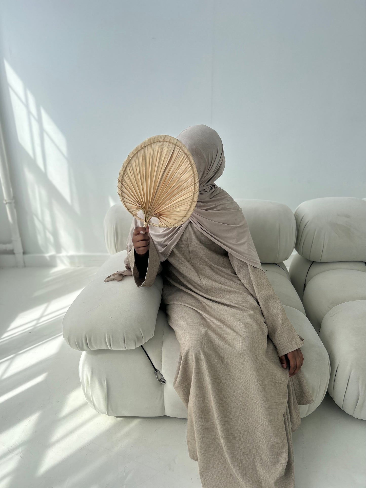 Liya linen look abaya beige